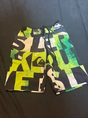 Quiksilver Men’s Lime Green Black Graphic Boardshorts